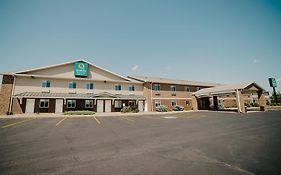 Quality Inn & Suites Watertown Sd